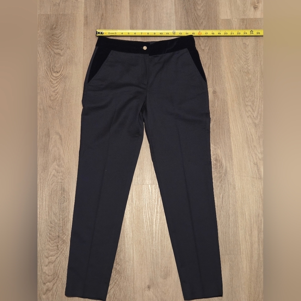 Carolina Herrera Women's Navy Blue Jeans. - Picture 6 of 9
